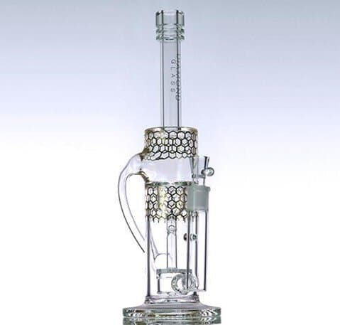 V832